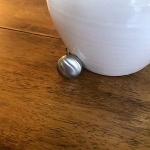 Silver Cabinet knobs.